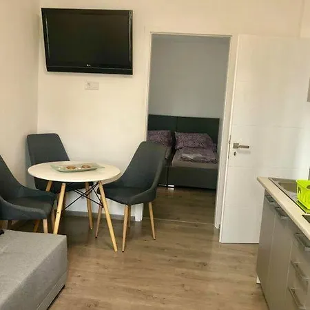 Alex Apartment *